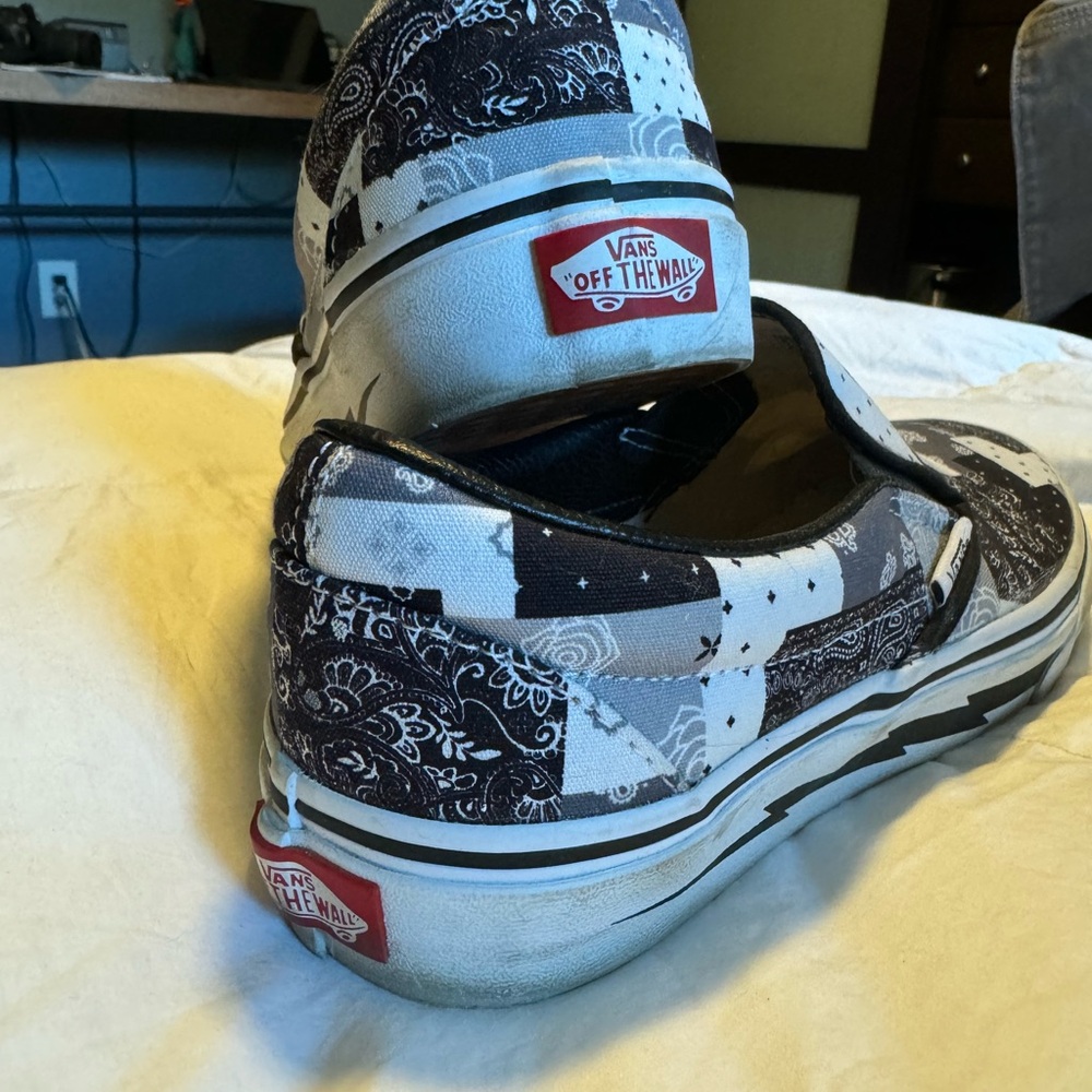 Women’s Sz. 8 Vans Slide On, Custom Design - image 4